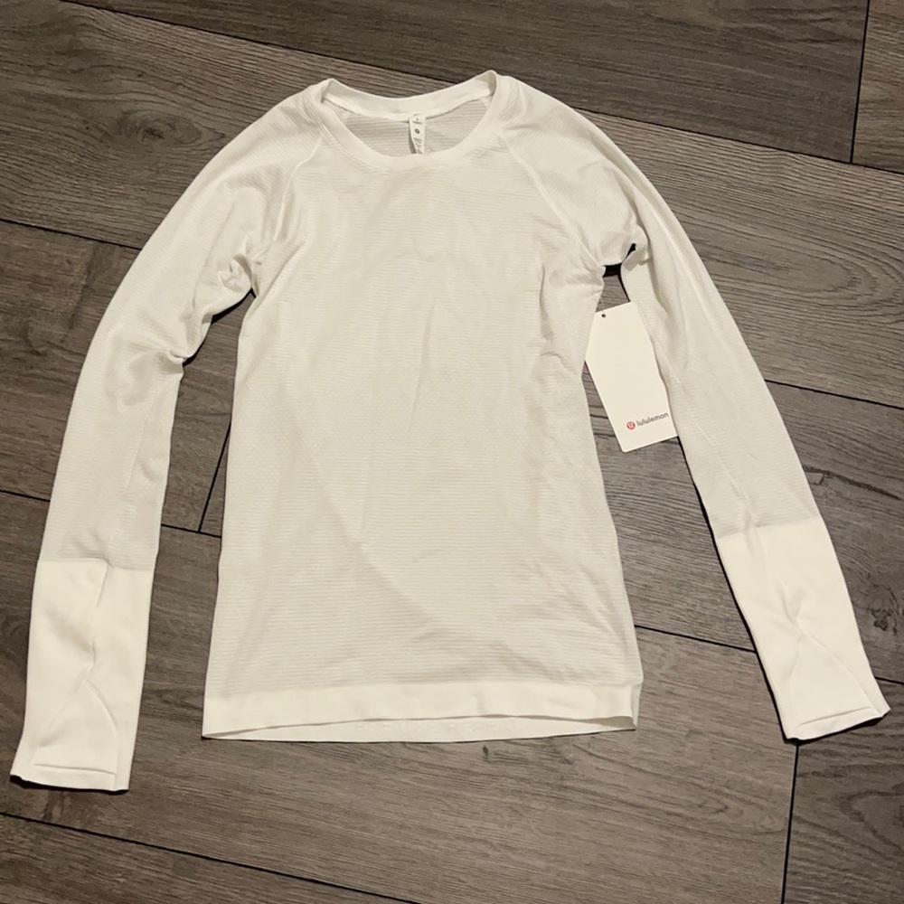 white lululemon swiftly tech long sleeve